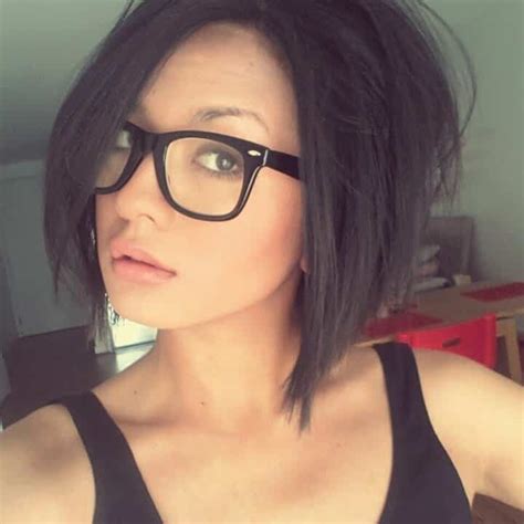 ladies hairstyles with glasses|shoulder length haircuts with glasses.